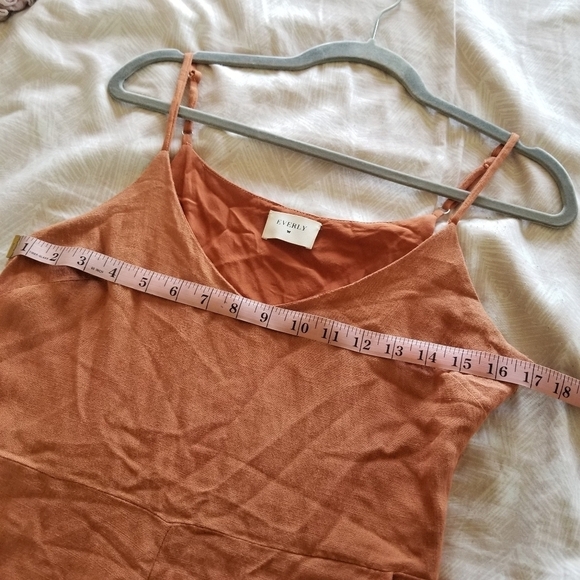 Everly | Cropped Jumpsuit - Picture 6 of 9